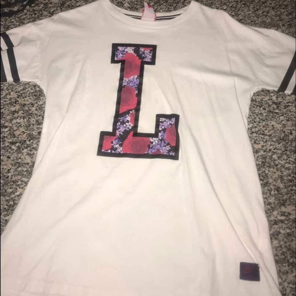 Nike london oversized women’s shirt